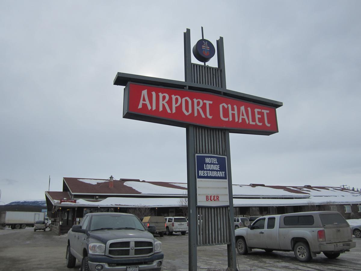 מלון ווייטהורס Airport Chalet מראה חיצוני תמונה