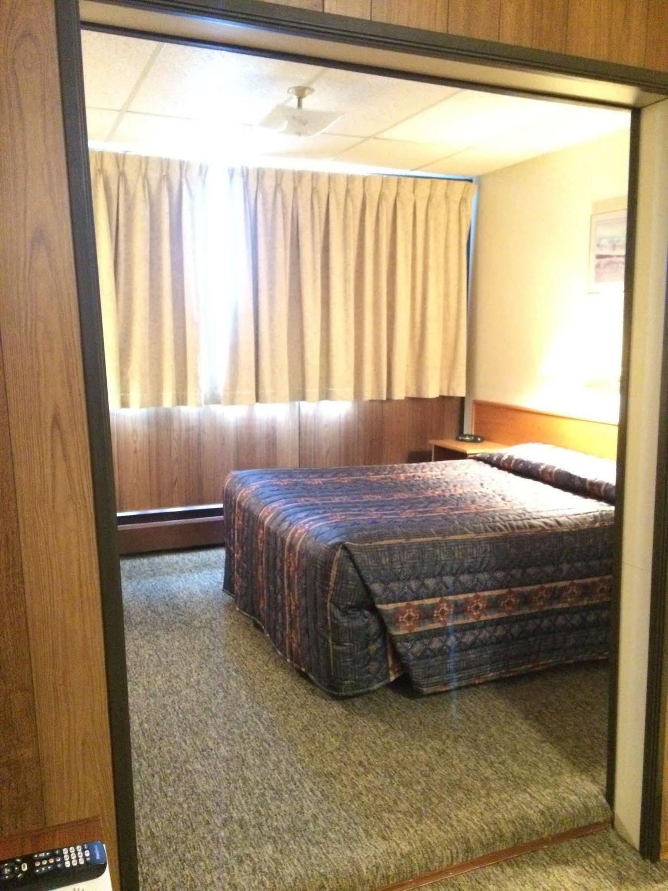 ווייטהורס Airport Chalet מראה חיצוני תמונה